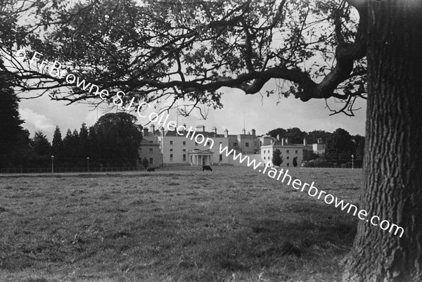 ARAS AN UACHTARAIN NORTH FRONT FROM PARK